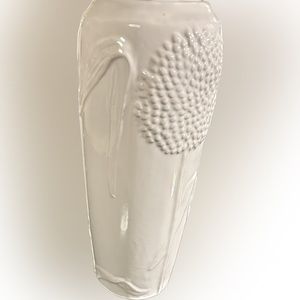 Never seen one like it ... White Hobnail Dandelion embossed Vase